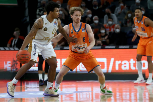 队长的强硬 队长的强硬