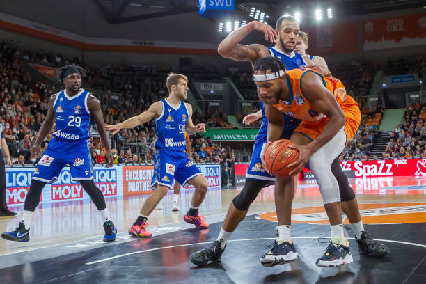 挥作用的一 挥作用的一